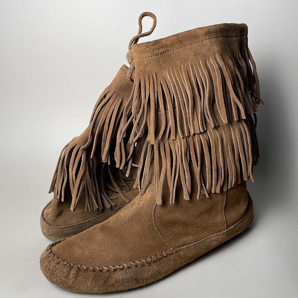 Size 11 Minnetonka calf high boot moccasins